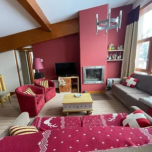 Appartement Confort Et Espace Pour Cet Duplex De 100 M2 Avec Grand Sejour Expose Sud Avec Cheminee, 4 , Acces Direct Aux Pistes De Et Au Golf Dans La Edenarc Avec Piscine, Jacuzzi Et, Bourg-Saint-Maurice